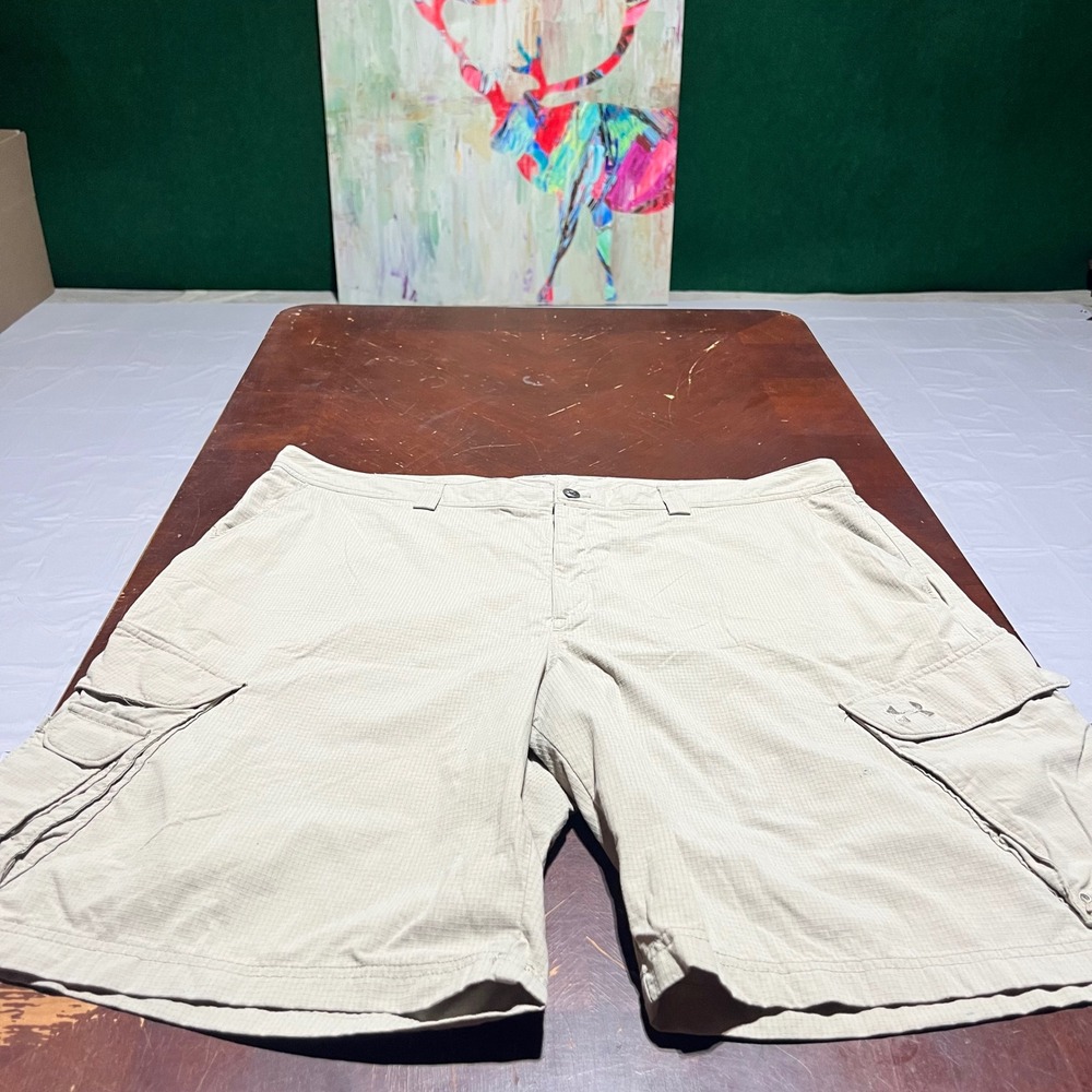 Under Armour Mens Khaki Ripstop Nylon Cargo Shorts Size 42 Tan Hiking Fishing